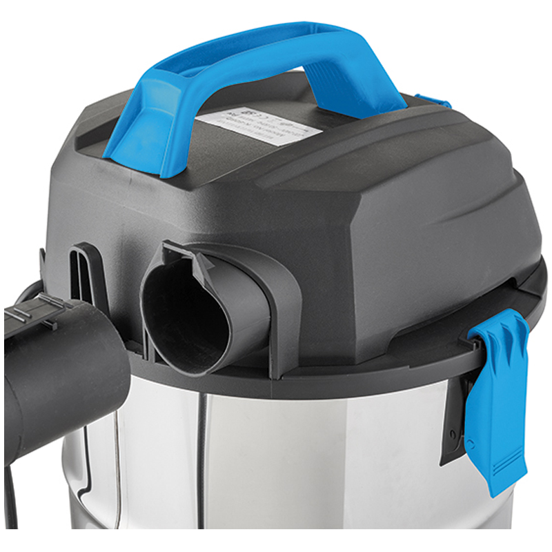 Industrial wet and dry vacuum cleaner equipped of accessories